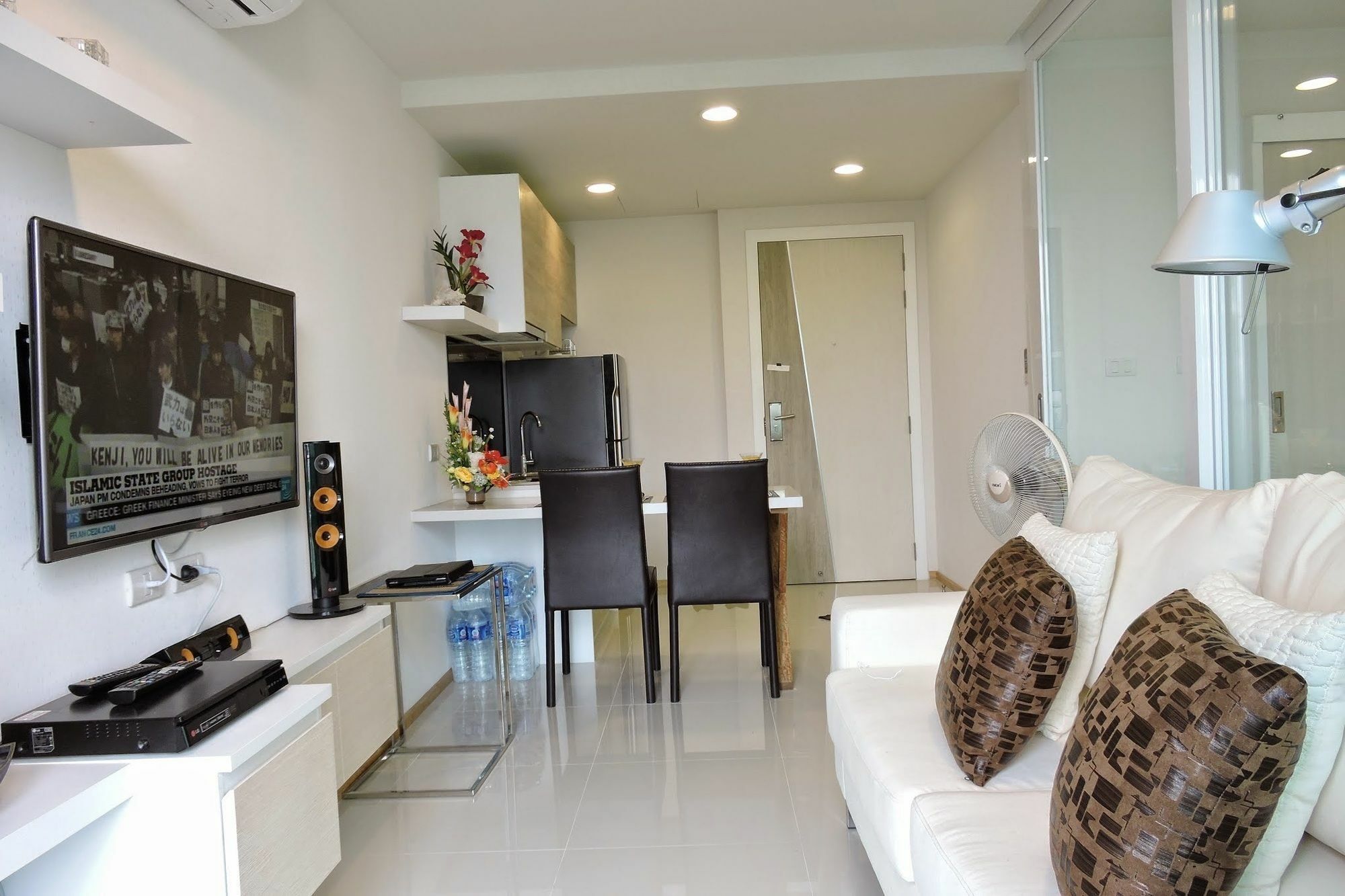 Acqua - 100 Meters From Jomtien Beach Pattaya Exteriör bild
